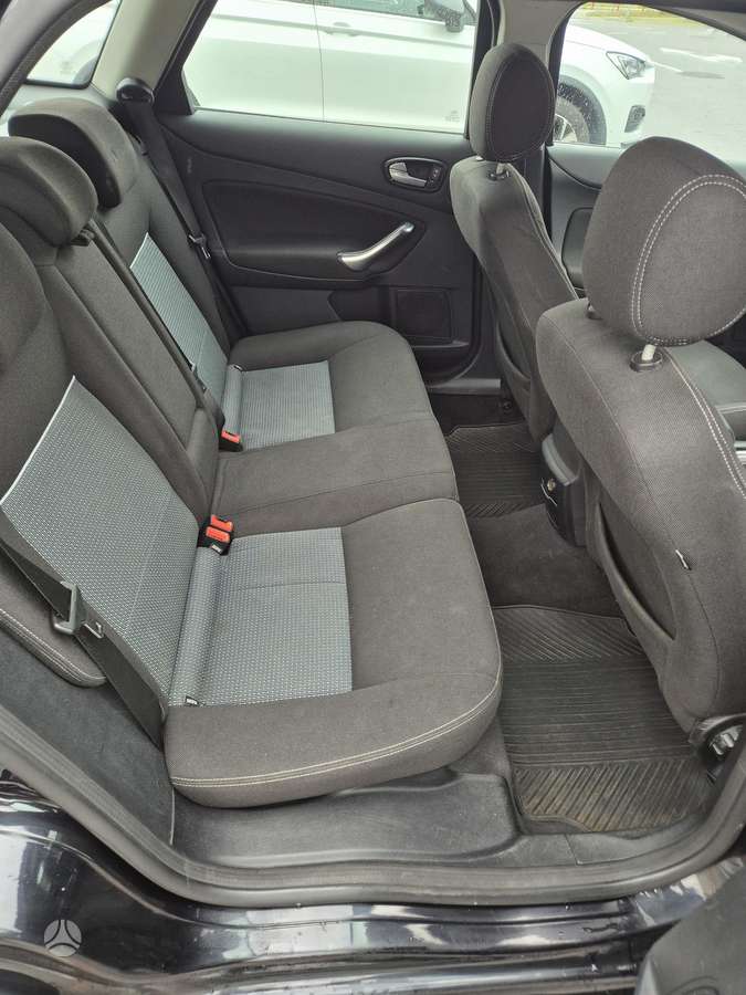 Ford Mondeo 2010 — photo 7