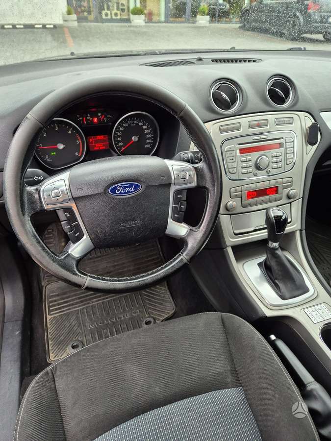 Ford Mondeo 2010 — photo 9