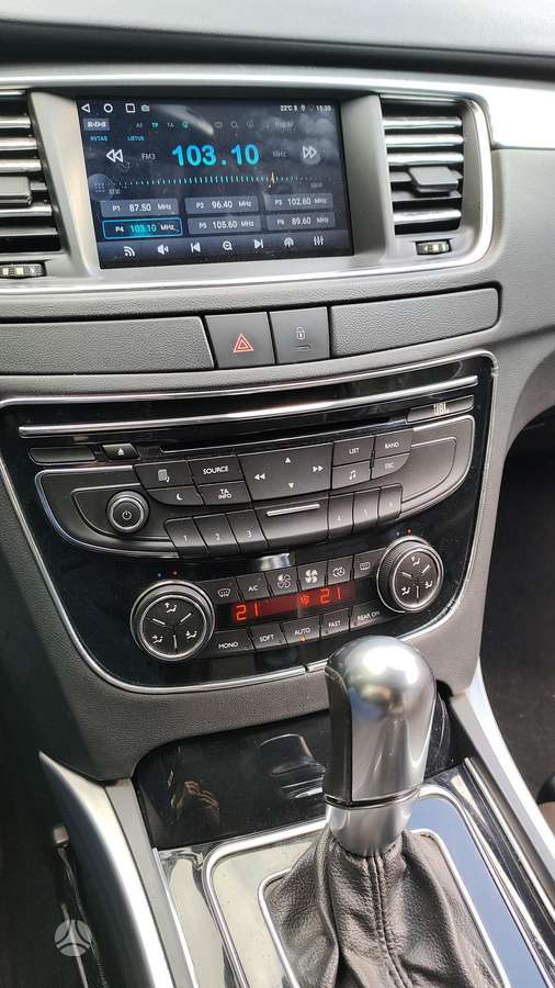 Peugeot 508 2011 — photo 17