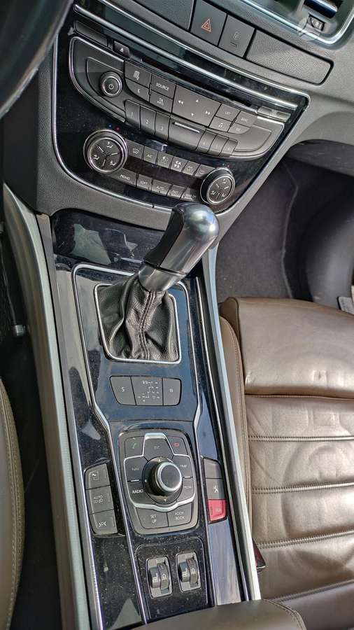 Peugeot 508 2011 — photo 18