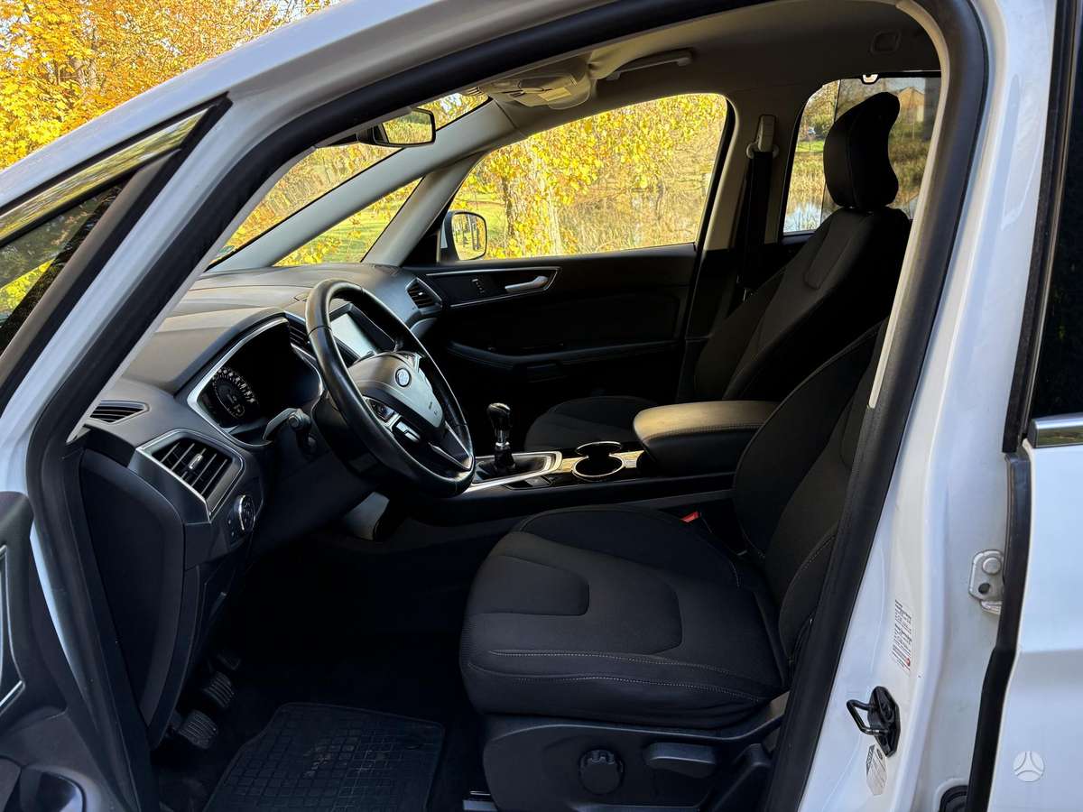 Ford S-MAX 2015 — photo 16
