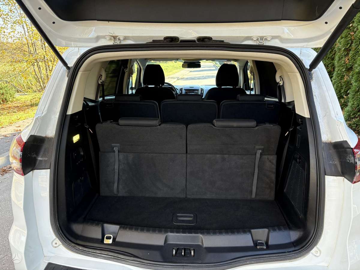 Ford S-MAX 2015 — photo 17