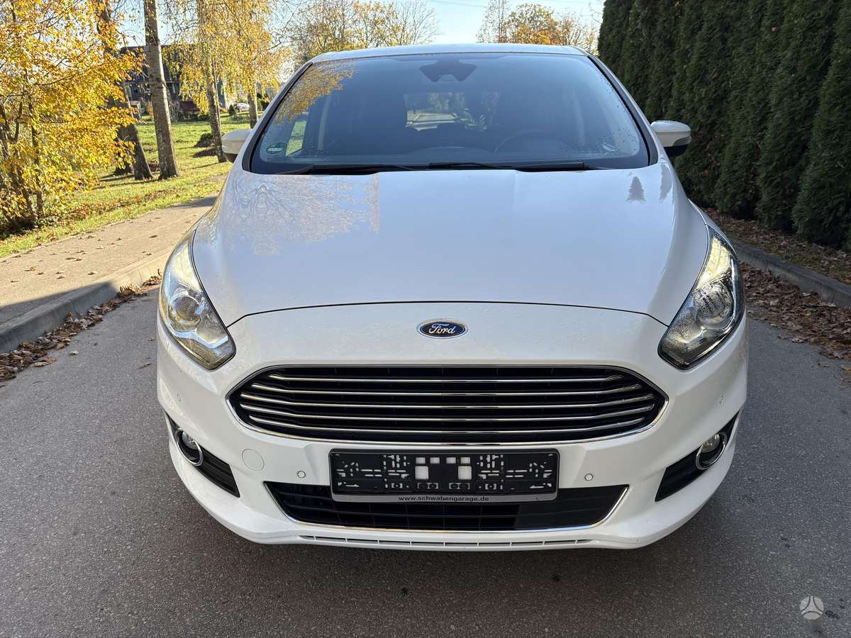 Ford S-MAX 2015 — rear view