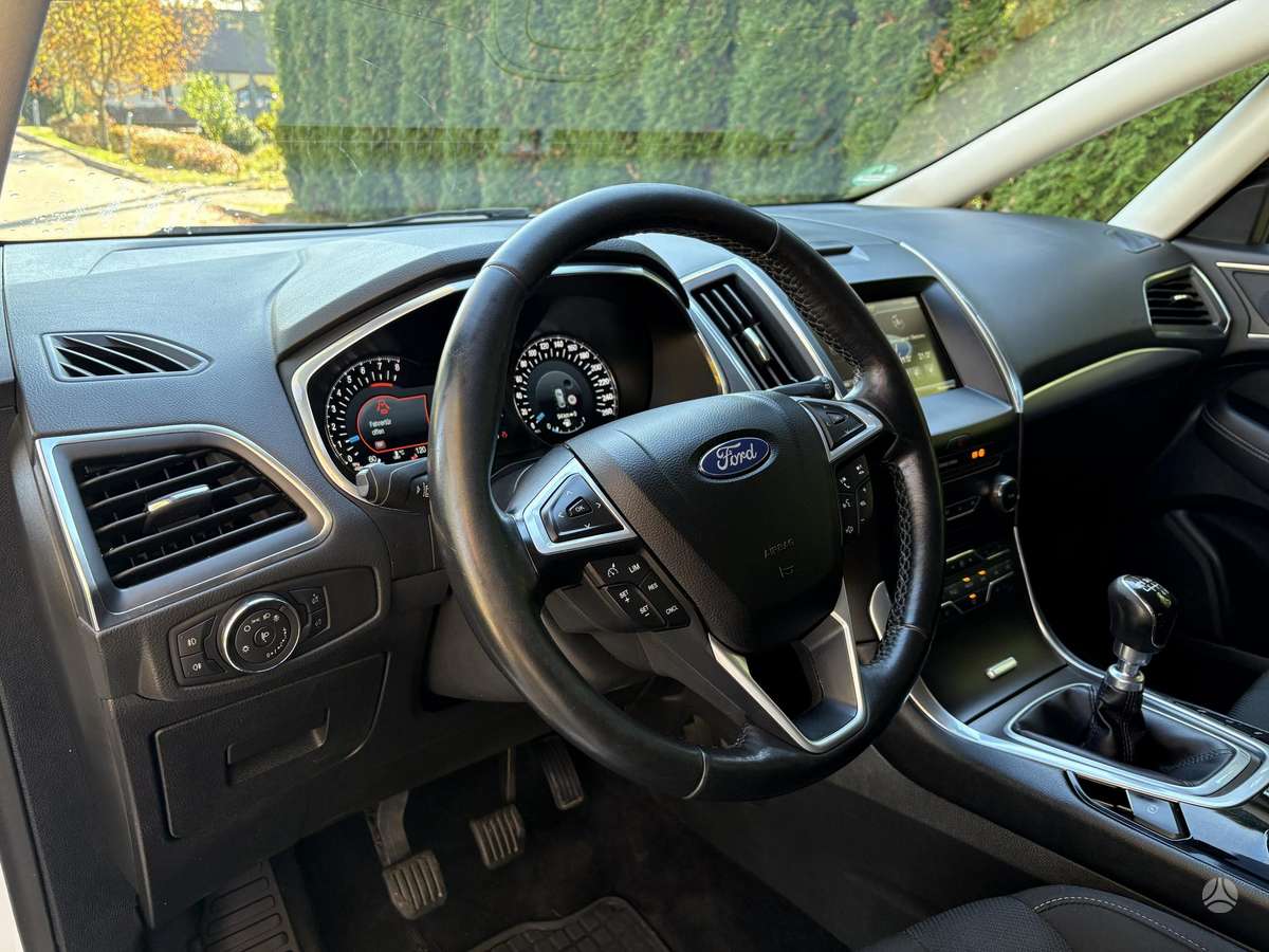 Ford S-MAX 2015 — photo 8