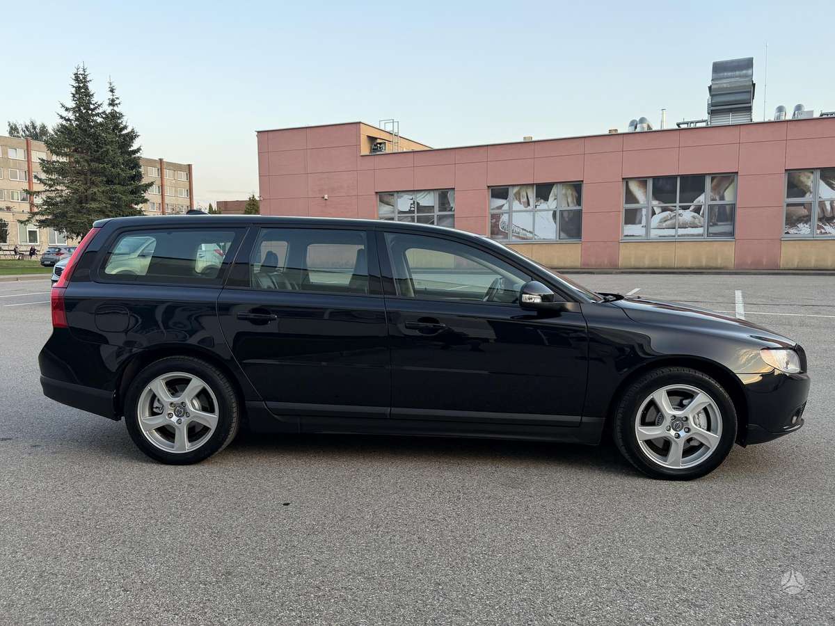 Volvo V70 2007 — photo 12