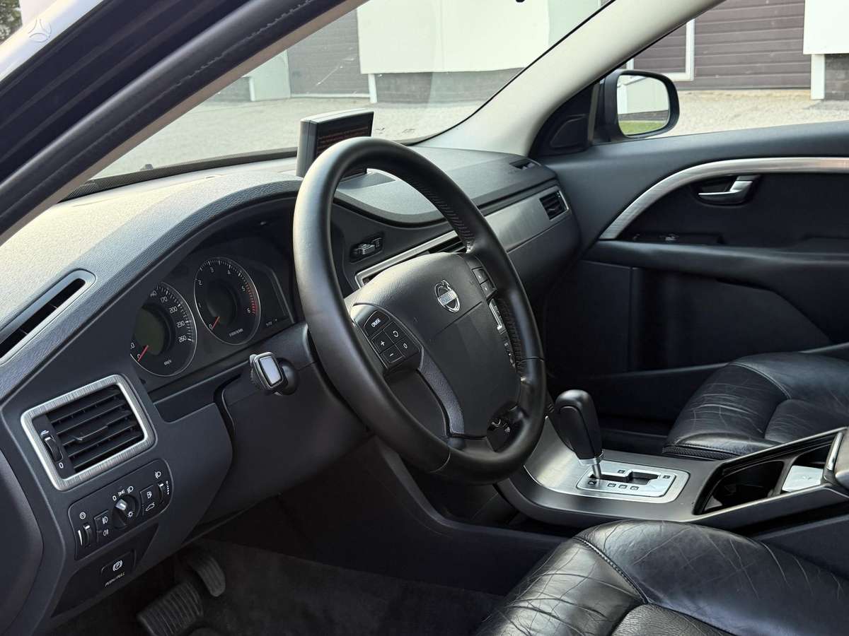 Volvo V70 2007 — photo 14