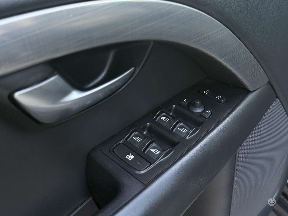 Volvo V70 2007 — photo 15