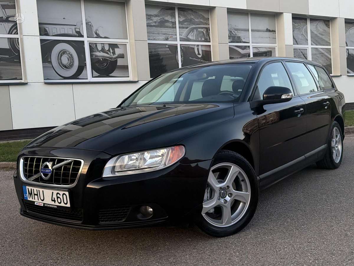 Volvo V70 2007 — rear view