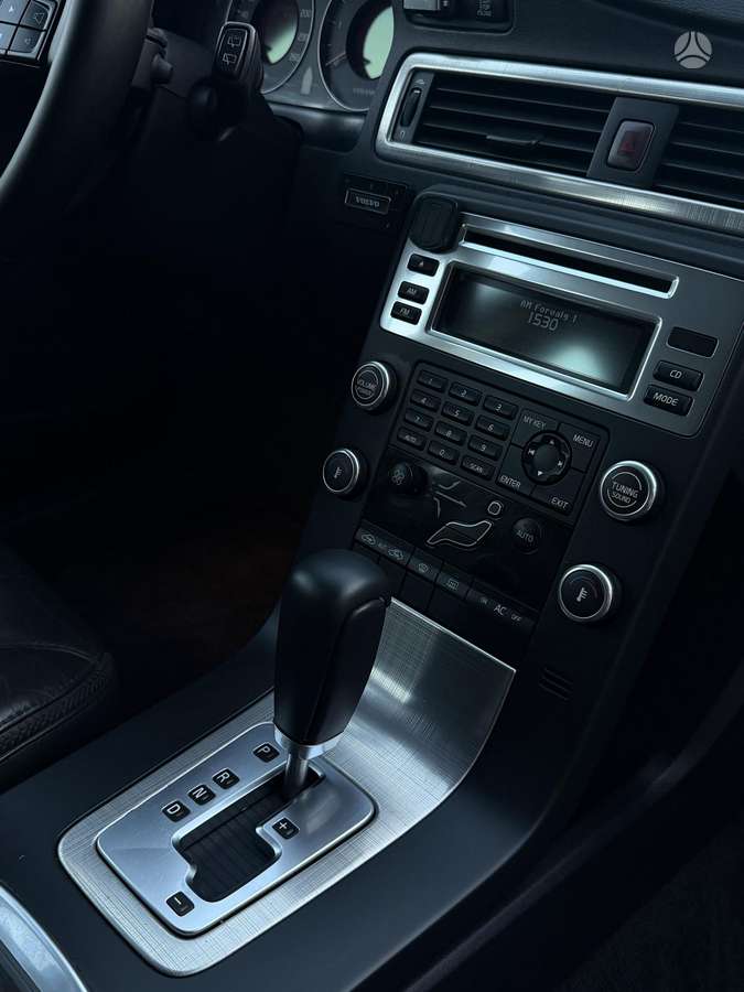 Volvo V70 2007 — photo 24