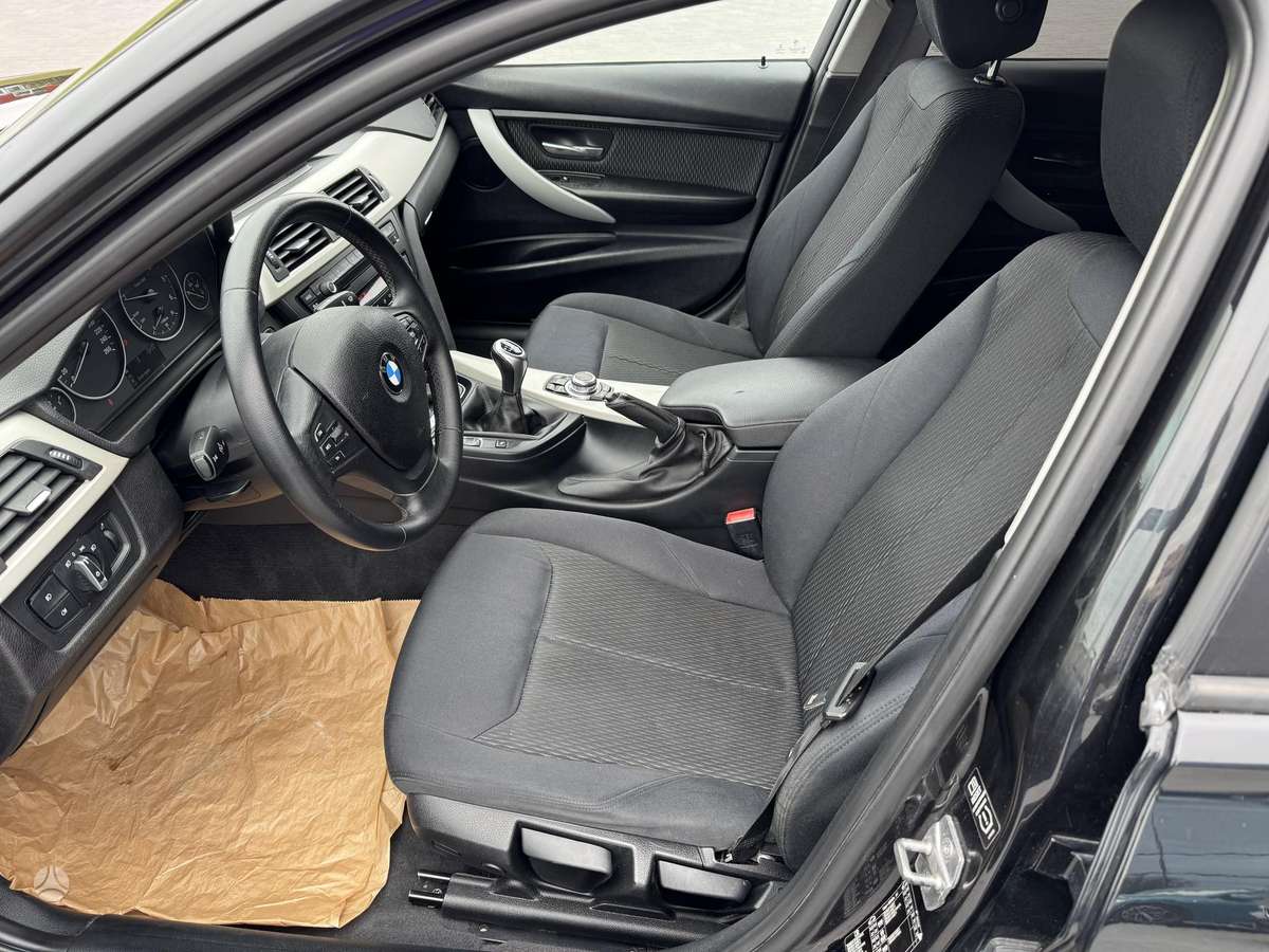 BMW 318 2015 — photo 15