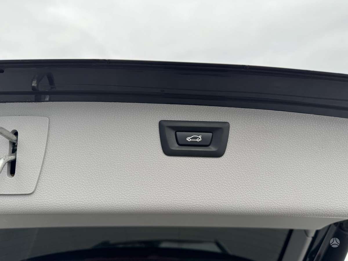 BMW 318 2015 — photo 18