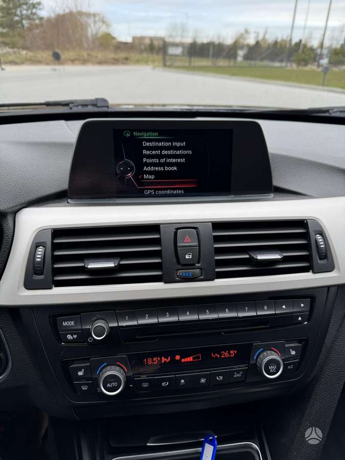 BMW 318 2015 — photo 27