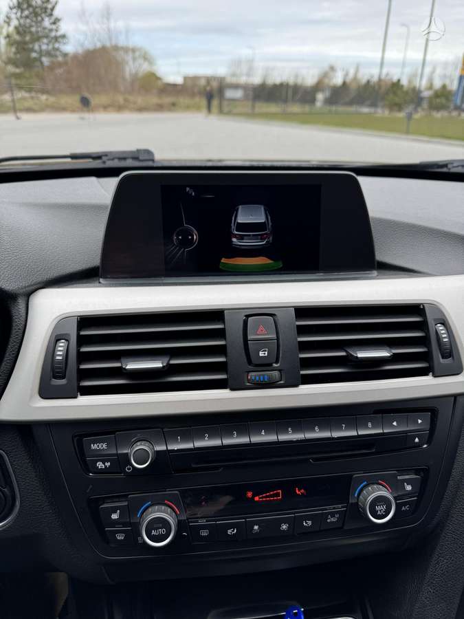 BMW 318 2015 — photo 37