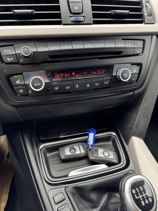 BMW 318 2015 — photo 38