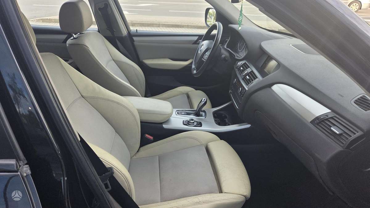 BMW X3 2011 — photo 11