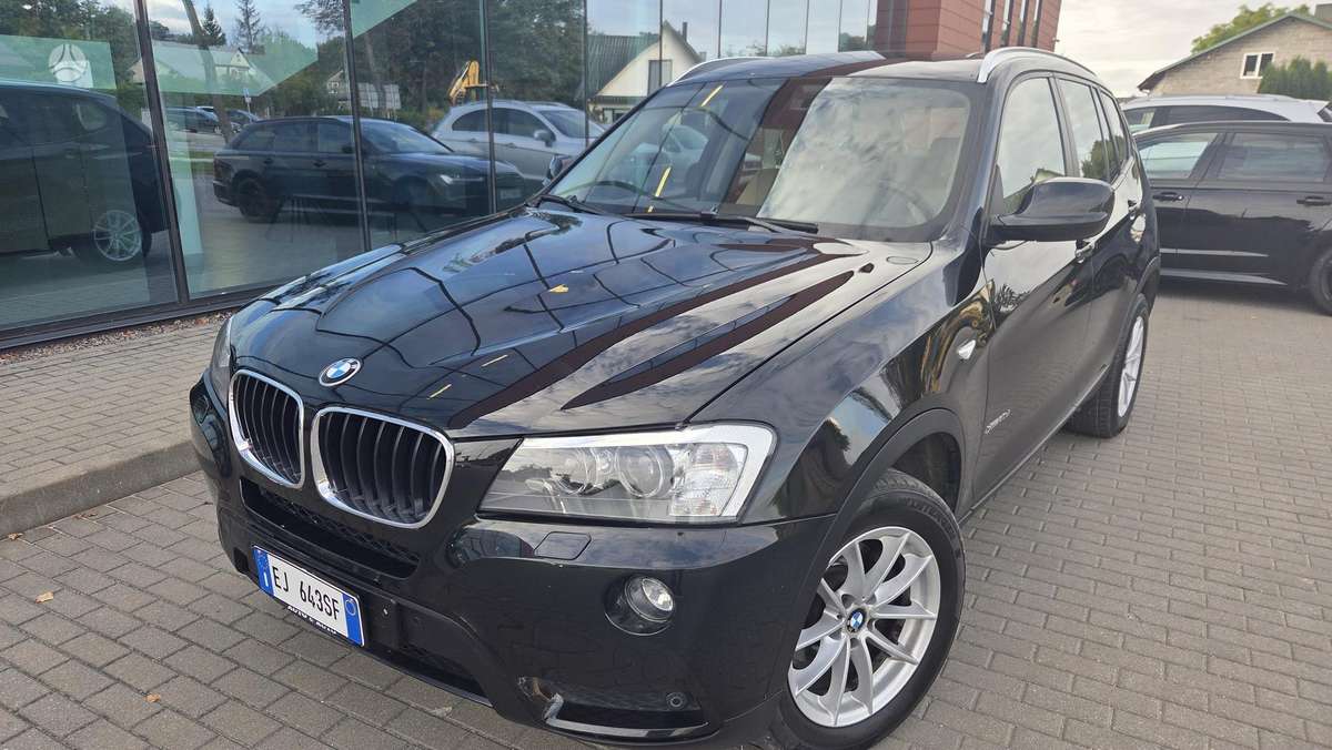 BMW X3 2011 — rear view