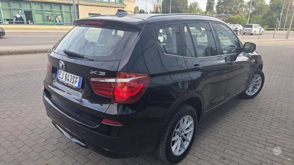 BMW X3 2011 — interior