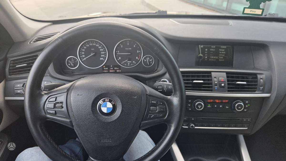 BMW X3 2011 — photo 9