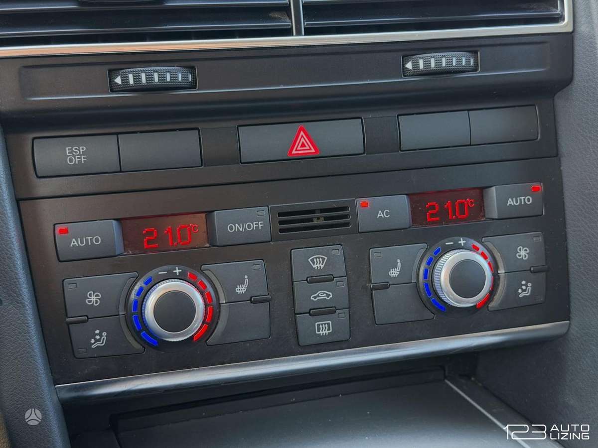 Audi A6 2011 — photo 22