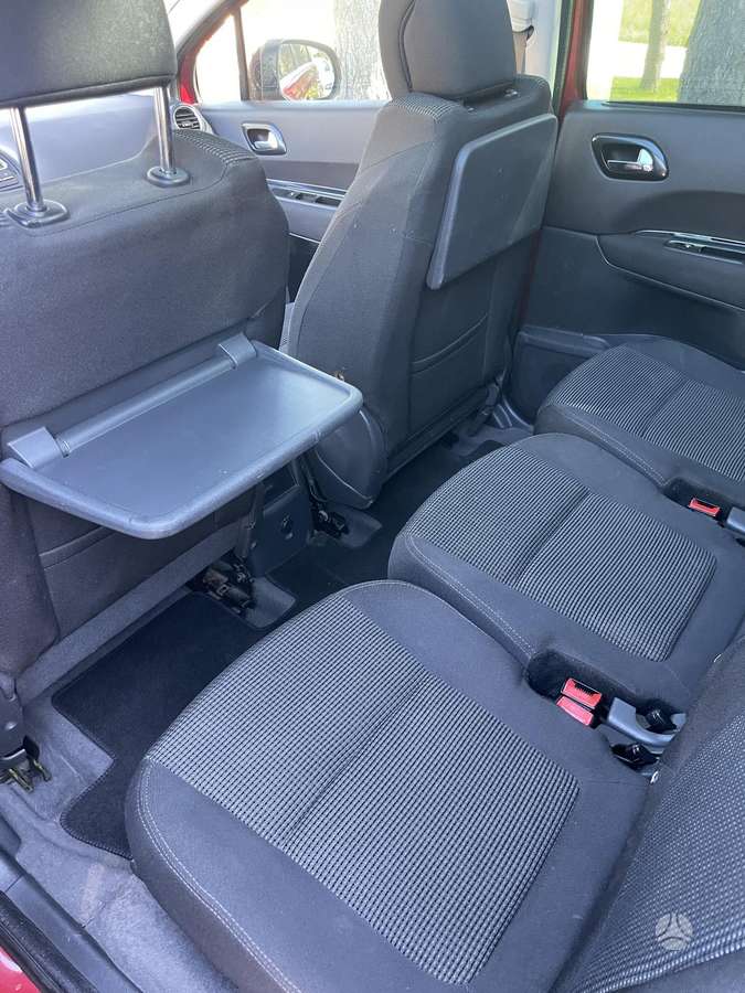 Peugeot 5008 2010 — photo 5