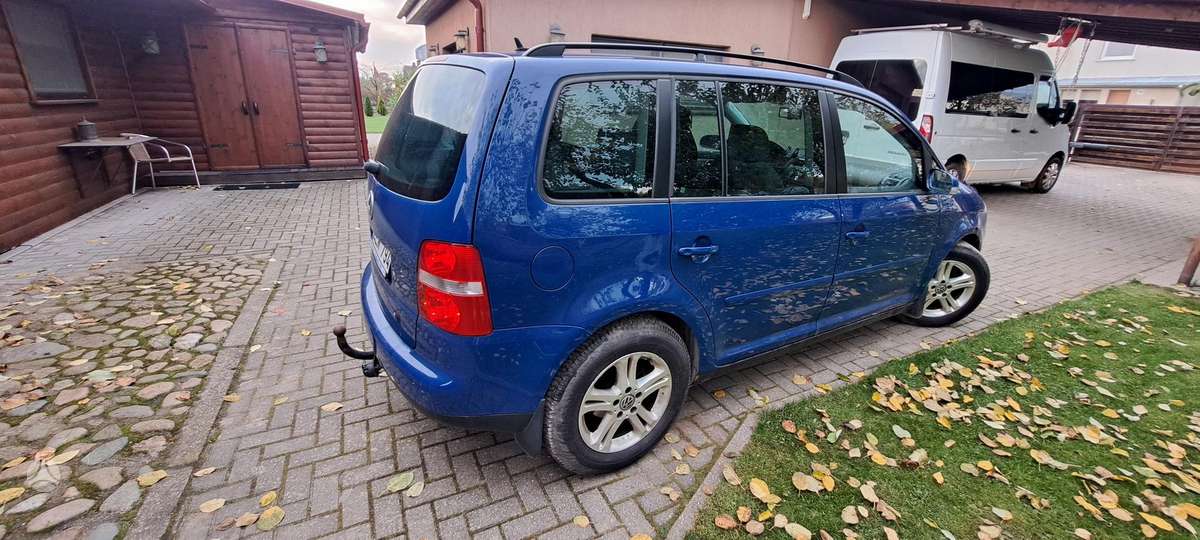 Volkswagen Touran 2006 — салон
