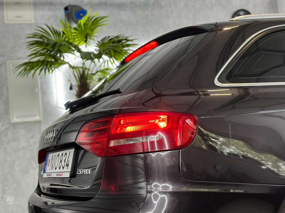 Audi A4 2009 — photo 16