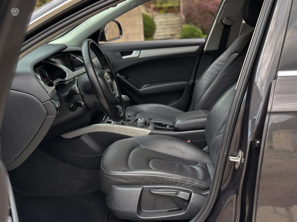 Audi A4 2009 — photo 25