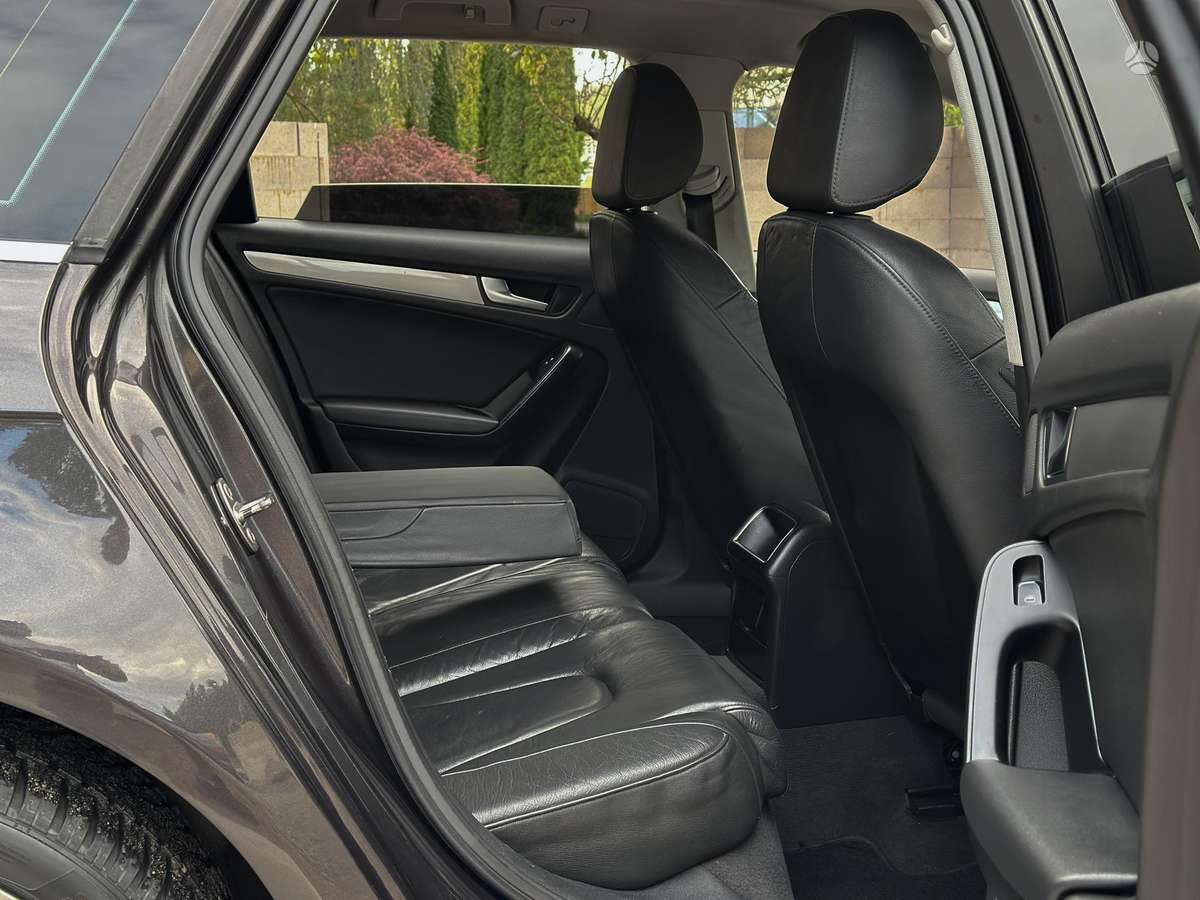 Audi A4 2009 — photo 26