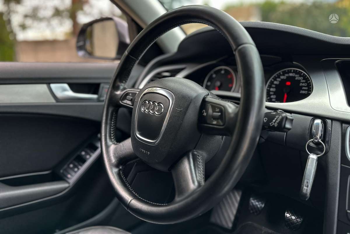 Audi A4 2009 — photo 27