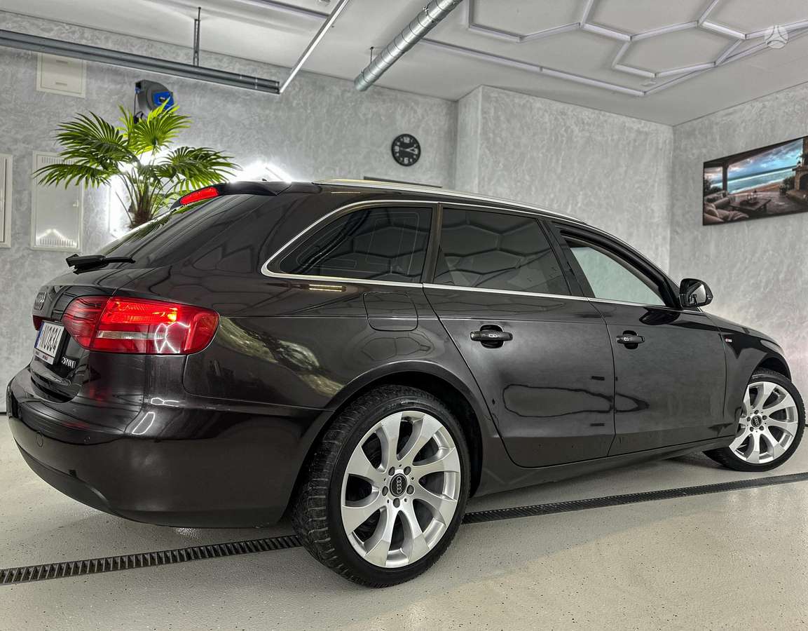 Audi A4 2009 — photo 9