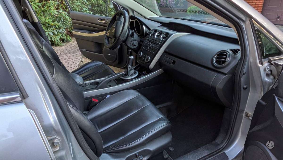 Mazda CX-7 2010 — photo 11