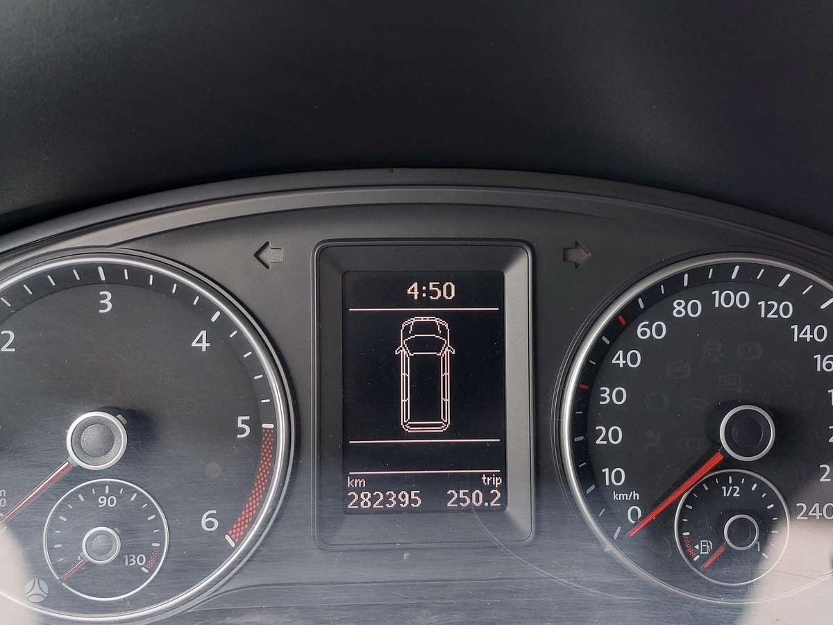 Volkswagen Transporter 2014 — photo 11