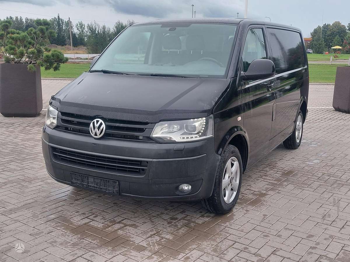Volkswagen Transporter 2014 — interior
