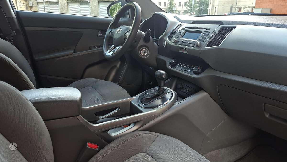 Kia Sportage 2011 — photo 16