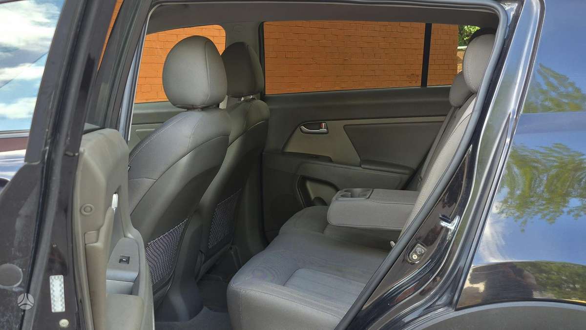 Kia Sportage 2011 — photo 17