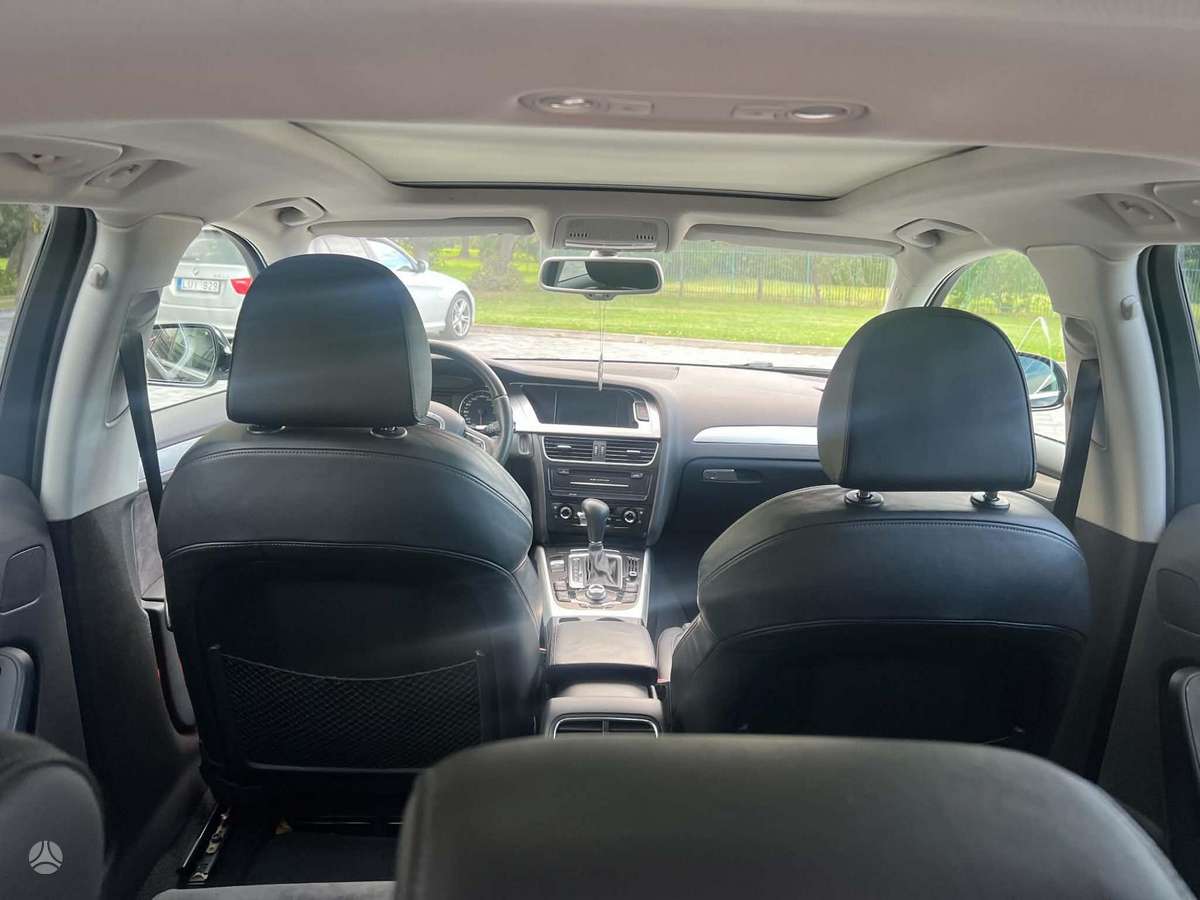 Audi A4 2010 — двигун 2000 cm³, 143 HP (105kW)