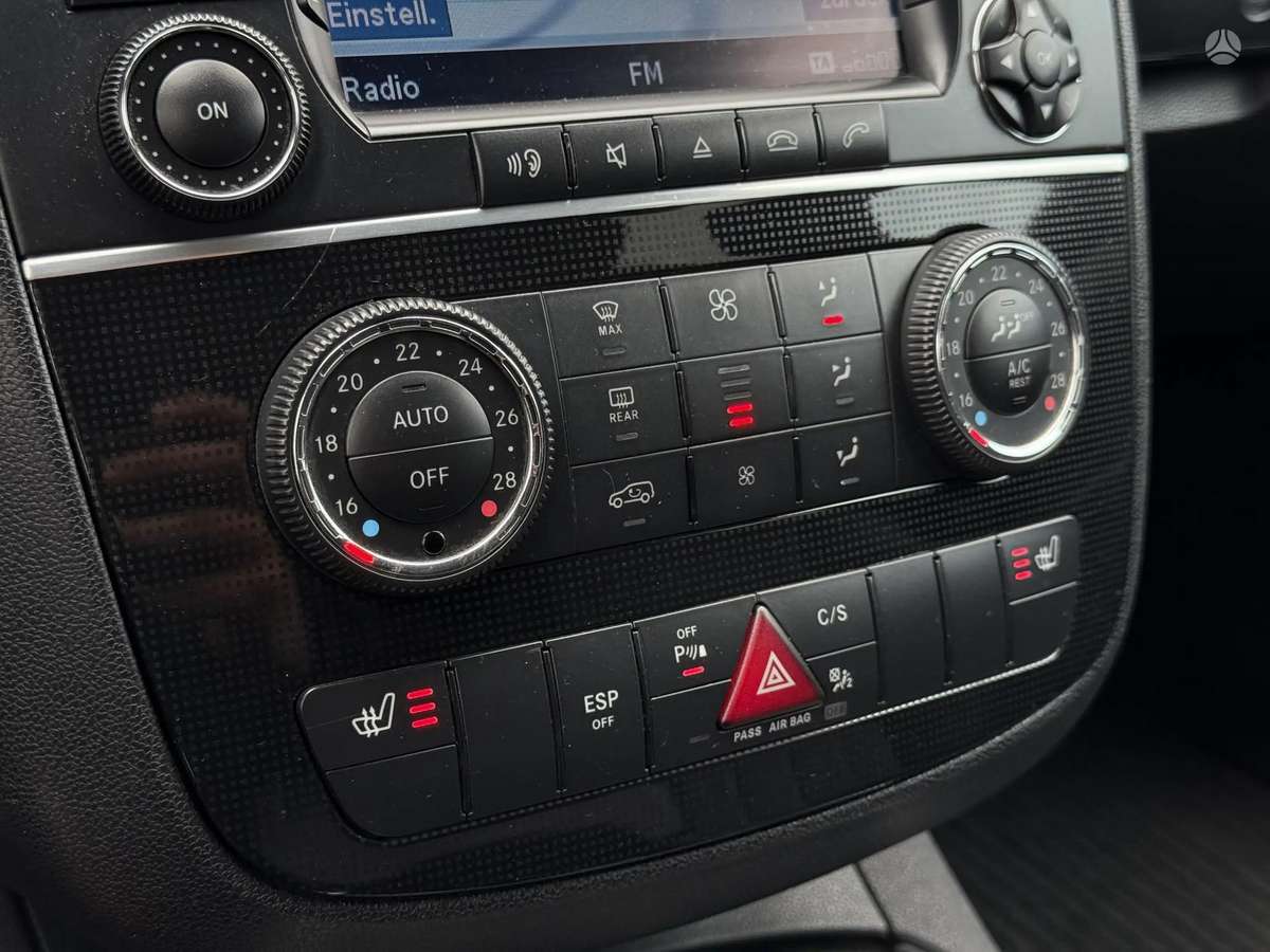 Mercedes-Benz R350 2008 — photo 13