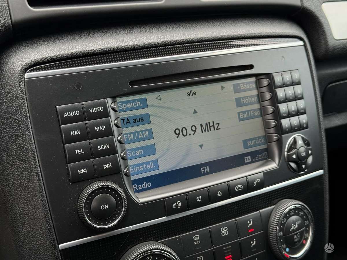 Mercedes-Benz R350 2008 — photo 14