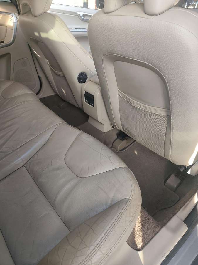 Volvo XC60 2011 — photo 11