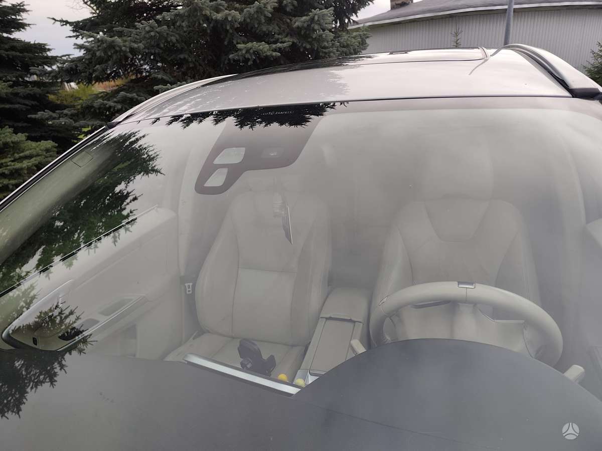 Volvo XC60 2011 — photo 8