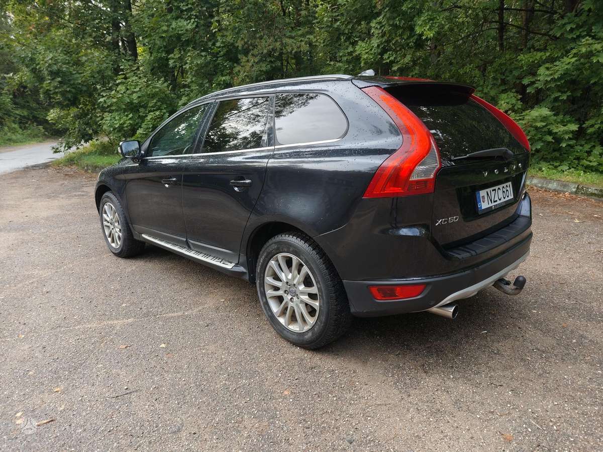 Volvo XC60 2009 — двигун 2400 cm³, 163 HP (120kW)