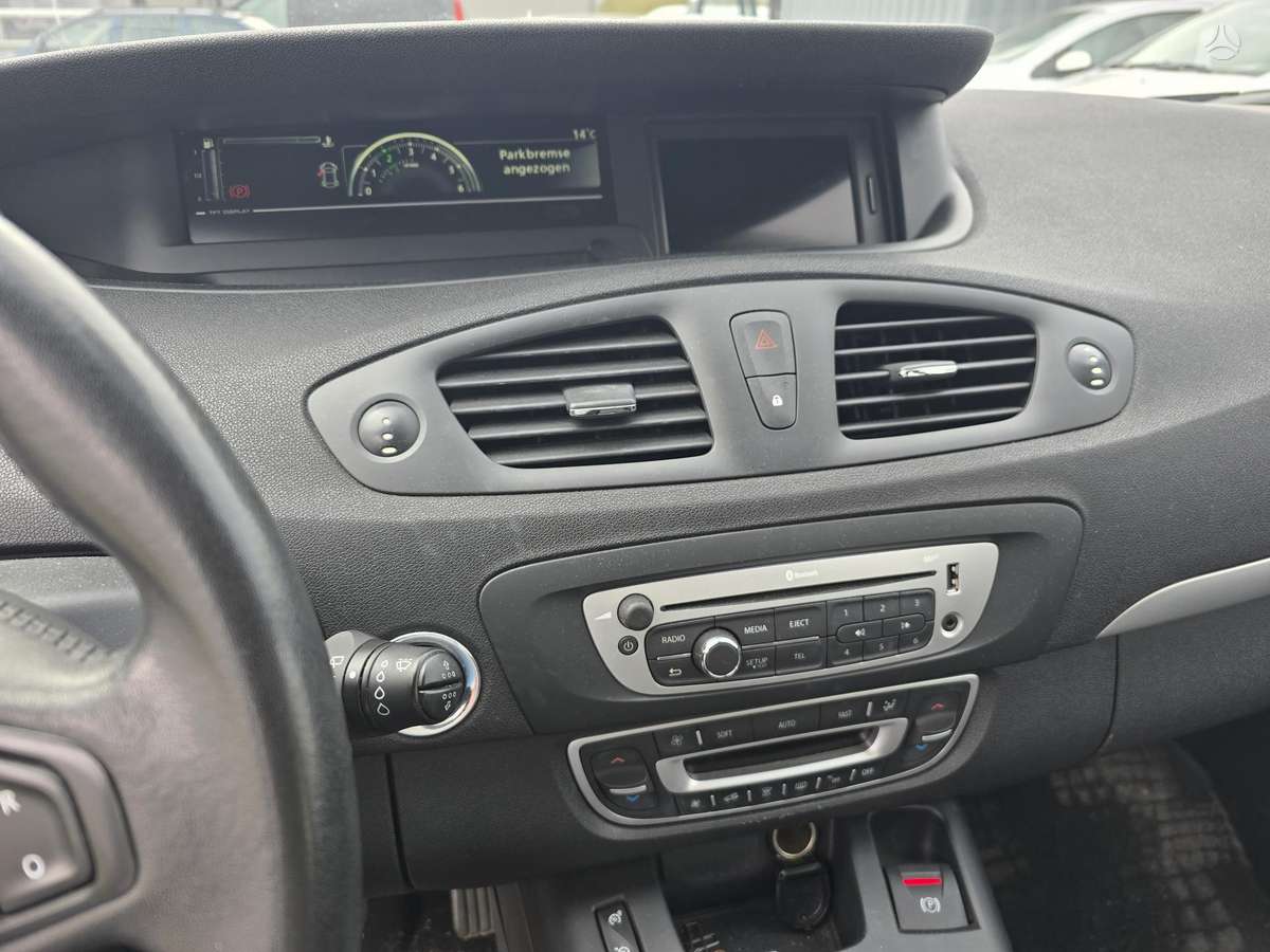 Renault Scenic 2014 — photo 11