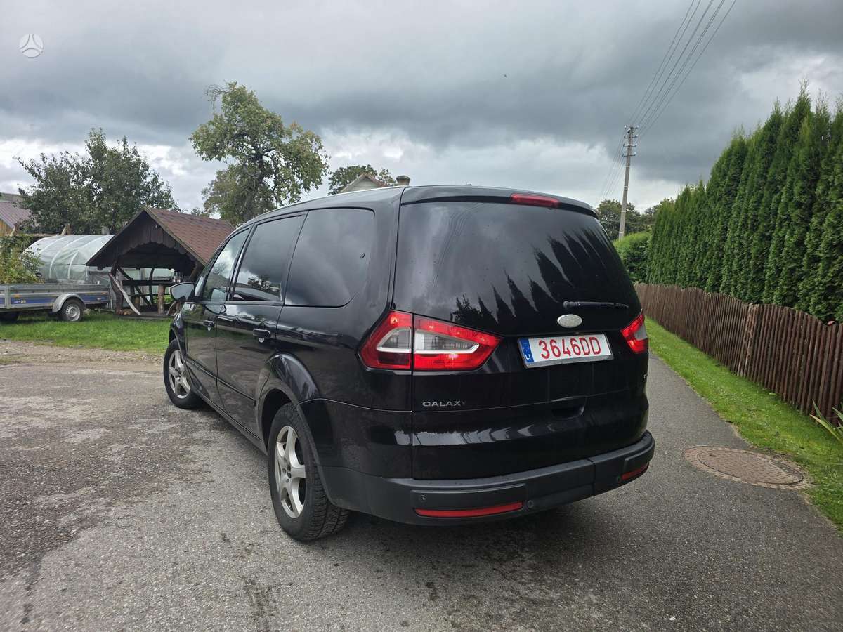 Ford Galaxy 2008 — rear view