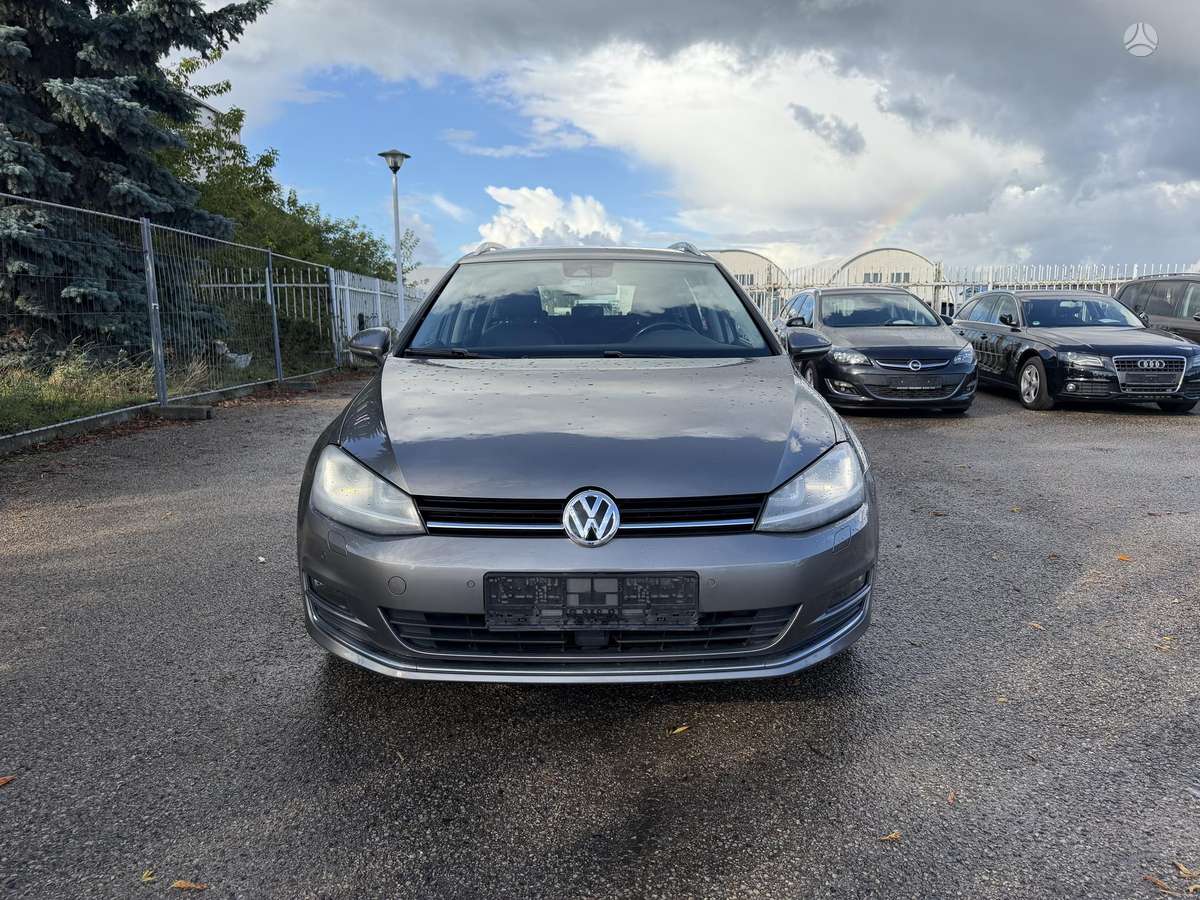Volkswagen Golf 2014 — rear view