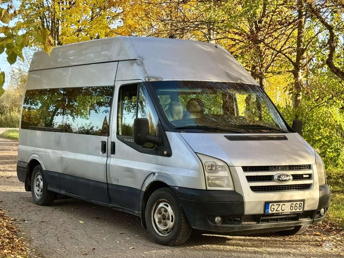 Ford Transit 2007 — rear view