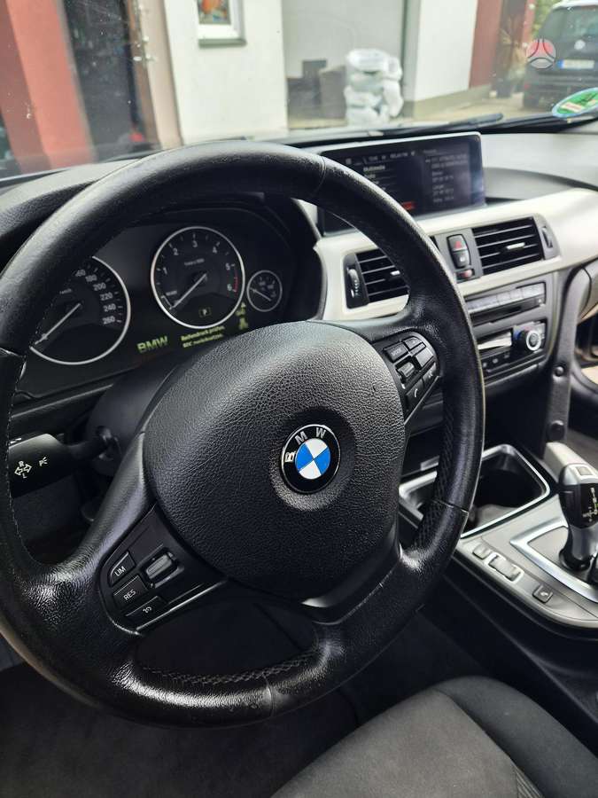 BMW 318 2015 — photo 10