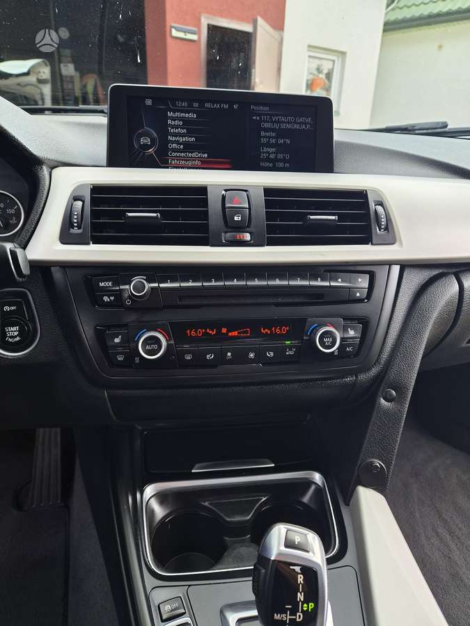 BMW 318 2015 — photo 11
