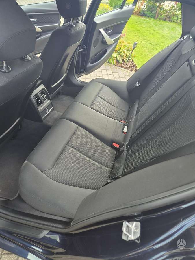 BMW 318 2015 — photo 13
