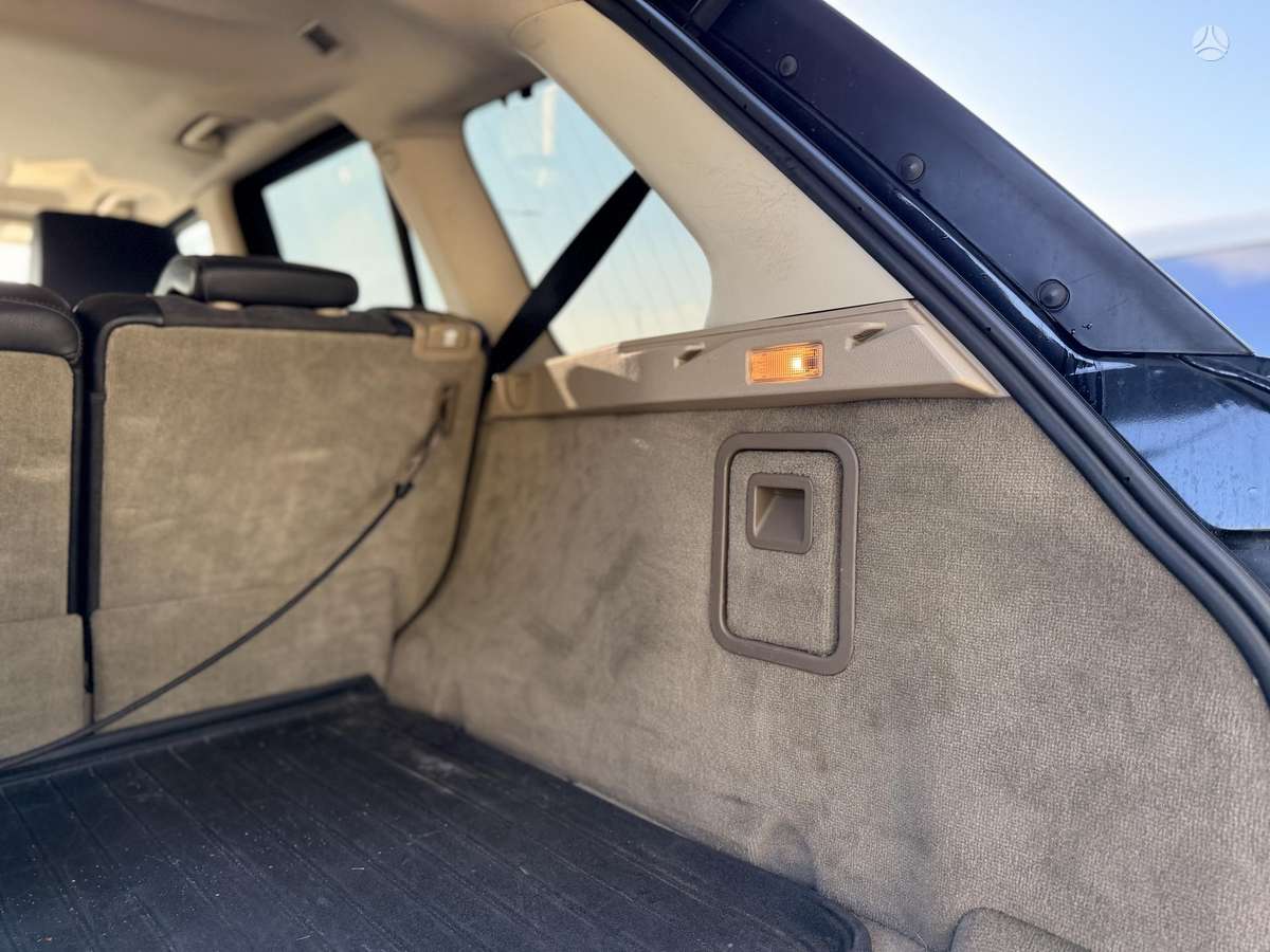 Land Rover 2010 — photo 25