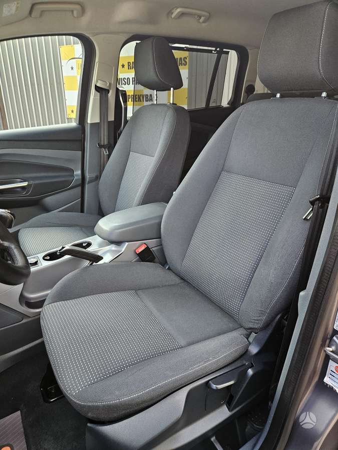 Ford Grand 2015 — photo 14
